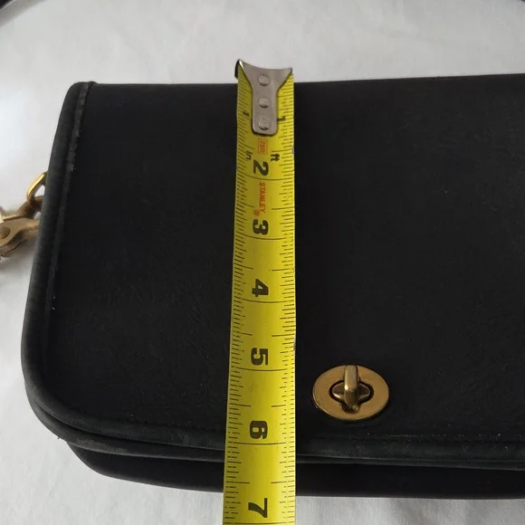 Vintage Leather Coach Pocket Purse 9755 - Picture 15 of 16